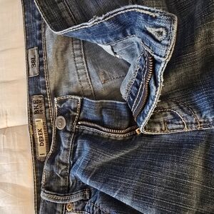 Buckle Derek Jeans